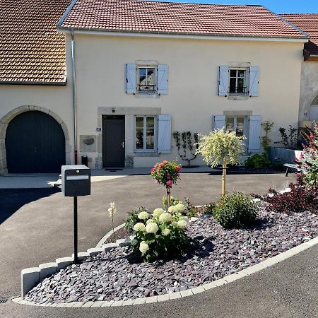 Chez La Rose Luxueuse Cottage Avec Jacuzzi Rouvres-la-Chétive Zewnętrze zdjęcie