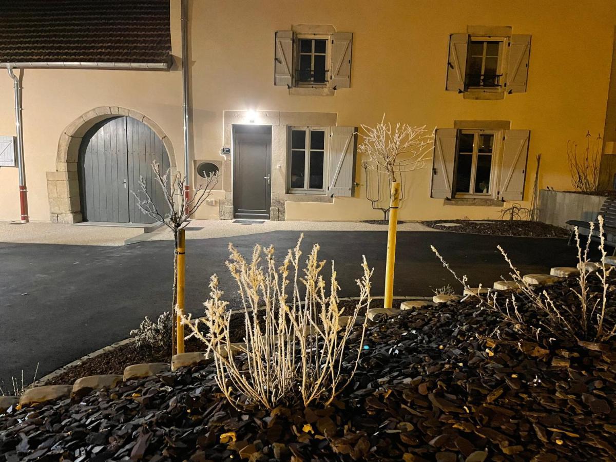 Chez La Rose Luxueuse Cottage Avec Jacuzzi Rouvres-la-Chétive Zewnętrze zdjęcie