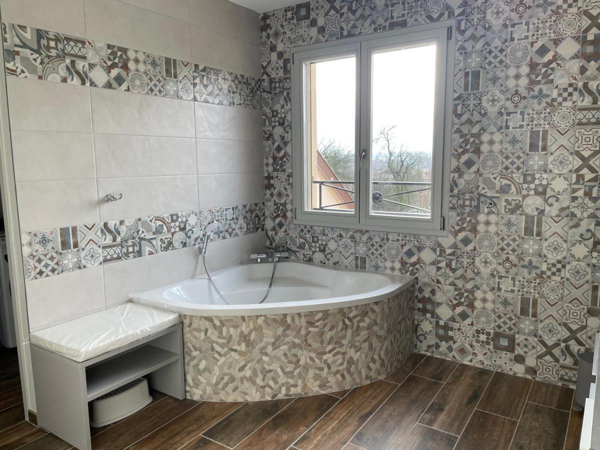 Chez La Rose Luxueuse Cottage Avec Jacuzzi Rouvres-la-Chétive Zewnętrze zdjęcie