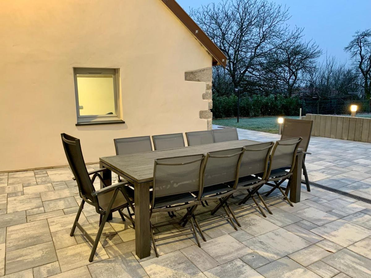 Chez La Rose Luxueuse Cottage Avec Jacuzzi Rouvres-la-Chétive Zewnętrze zdjęcie