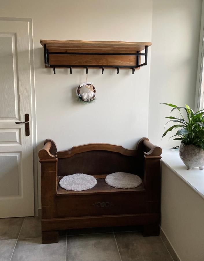 Chez La Rose Luxueuse Cottage Avec Jacuzzi Rouvres-la-Chétive Zewnętrze zdjęcie