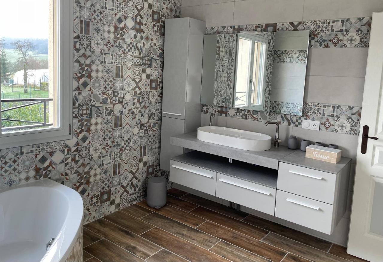 Chez La Rose Luxueuse Cottage Avec Jacuzzi Rouvres-la-Chétive Zewnętrze zdjęcie