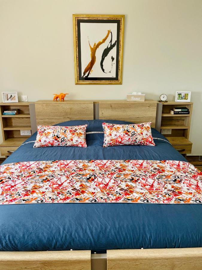 Chez La Rose Luxueuse Cottage Avec Jacuzzi Rouvres-la-Chétive Zewnętrze zdjęcie
